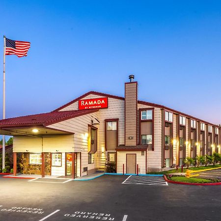 Ramada By Wyndham Medford Airport North Motel Buitenkant foto