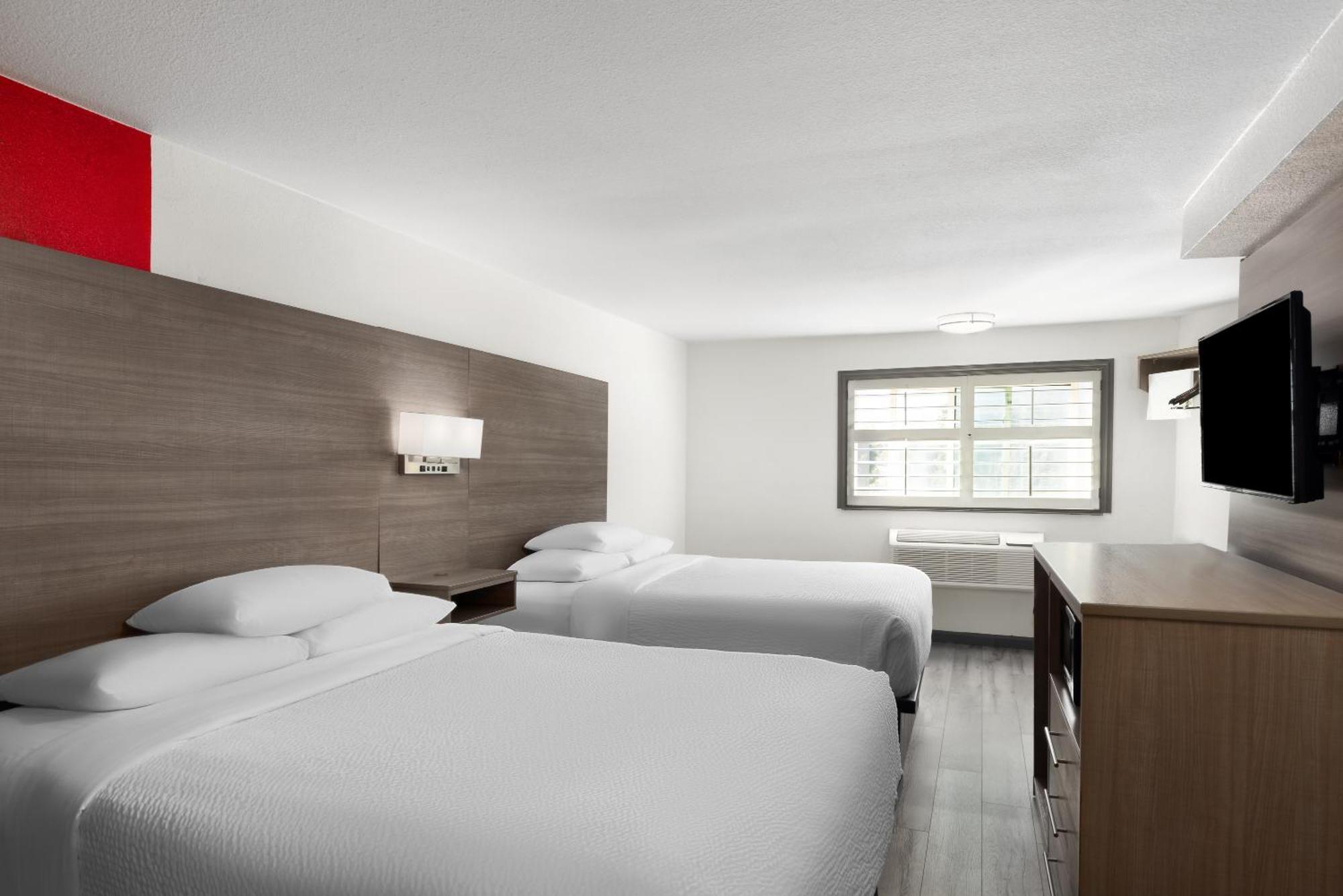 Ramada By Wyndham Medford Airport North Motel Buitenkant foto