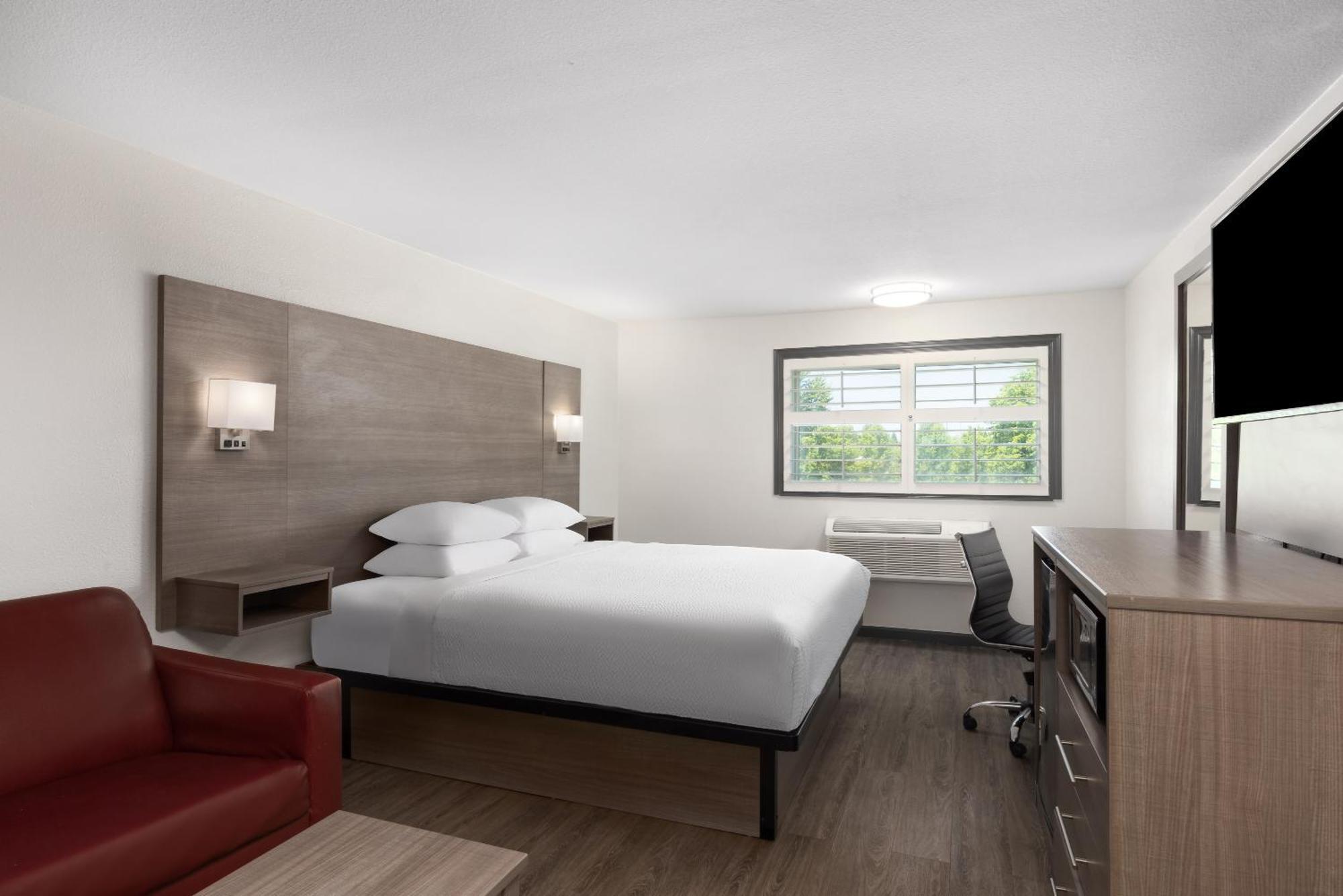 Ramada By Wyndham Medford Airport North Motel Buitenkant foto