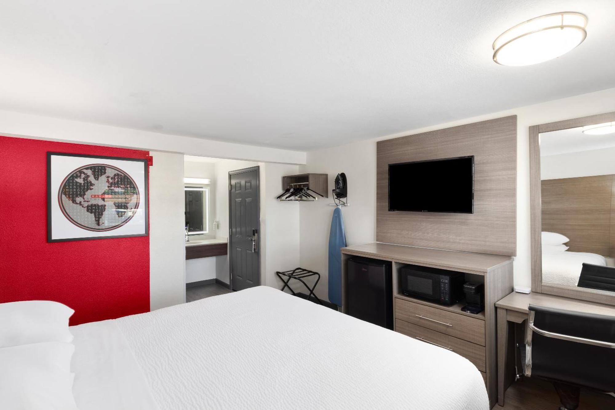 Ramada By Wyndham Medford Airport North Motel Buitenkant foto