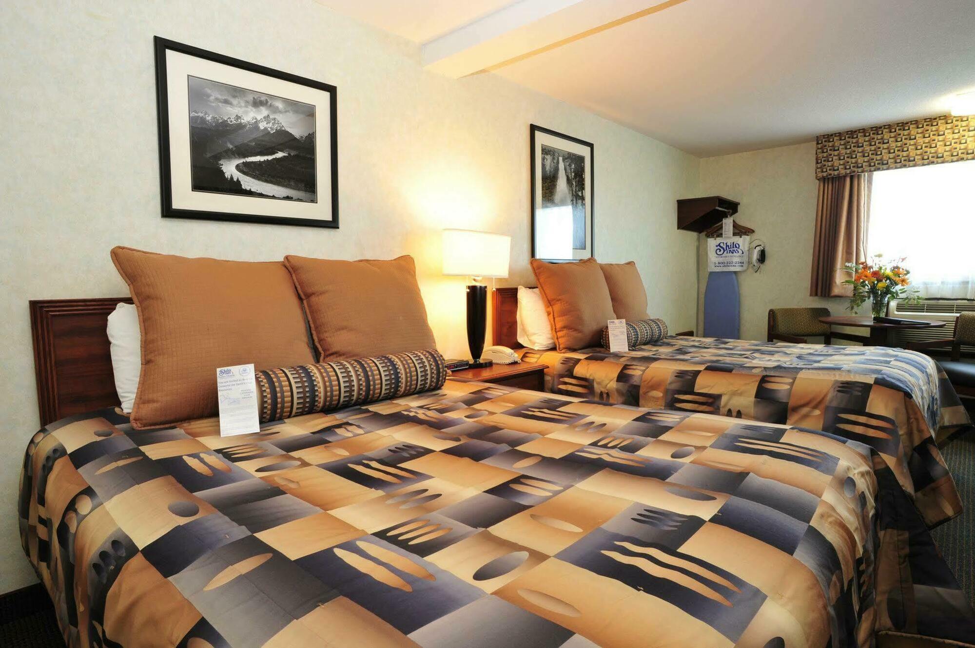 Ramada By Wyndham Medford Airport North Motel Buitenkant foto